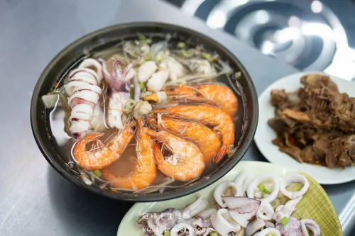【鼎珍鮮蝦湯粥飯】海鮮多到看不見飯！屏東海鮮湯飯推薦懶人包，海鮮控饕客推薦必訪│菜單