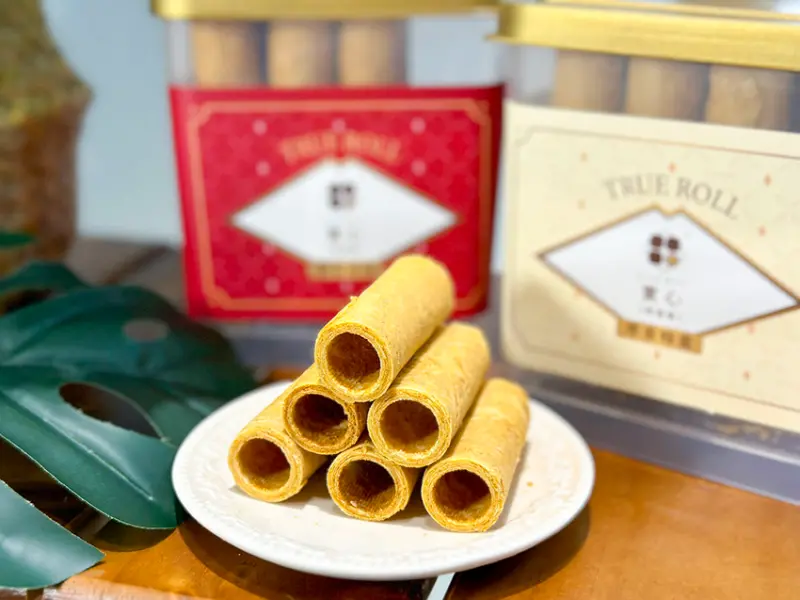 宅配美食開箱│實心蛋捲送禮推薦：過年禮盒、中秋禮盒最佳人選，經典包餡蛋捲，新世代粹蛋捲笑笑羊聯名禮盒