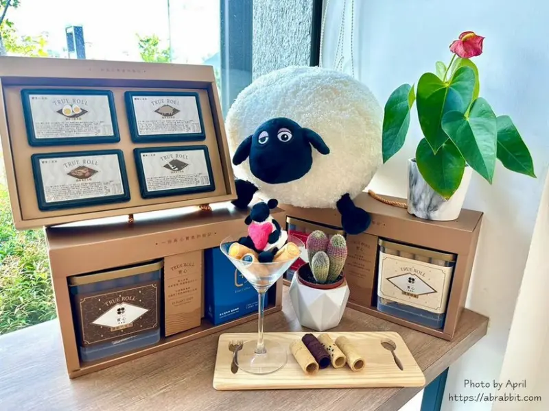 台中伴手禮-實心蛋捲、新世代粹蛋捲，過年禮盒、中秋禮盒送禮推薦