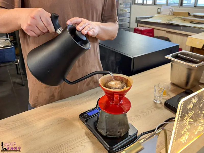 馬祖z.o小柒咖啡·市場店｜南竿鄉–市場裡的文青咖啡小舖，特殊的高粱酒咖啡濃醇好喝