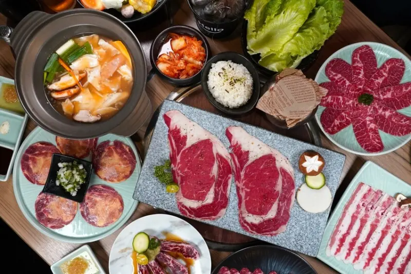 台中美食｜燒肉饌7號 比臉大的紐約客肉控絕對別錯過 火烤兩吃才是王道 台中燒肉新選擇