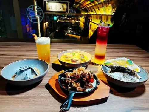 大安區酒吧｜小閣樓 放感情 Bistro Bar｜華美復古風餐酒館，chill氛圍讓人放鬆小酌，適合情侶約會、閨蜜聚