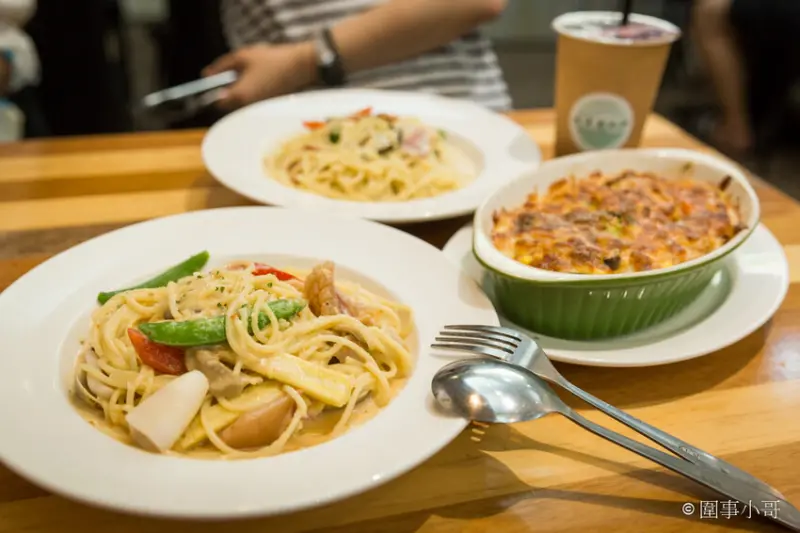 桃園中壢義大利麵推薦-珍崎第凡內，老字號的義大利麵餐廳！各式主餐不只份量足而且都很好吃，各式甜點跟飲料更是非常美味呢。