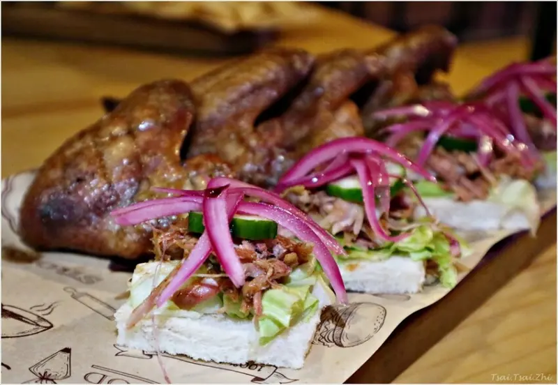 [新北板橋]橙子美式炭烤餐廳|新北板橋柴烤BBQ暨美式餐酒館，煙燻柴燒烤肉佐國內外各式精釀啤酒