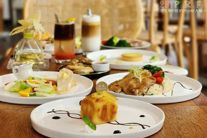 在南法風情的複合式咖啡廳用餐還能逛香氛小物！美美的輕食甜點搭配粉色夢幻空間超加分～