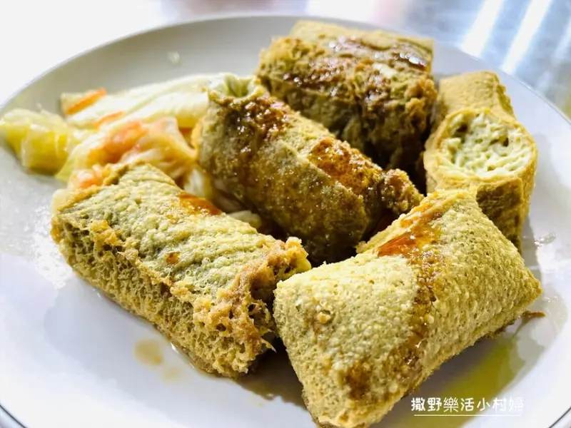 在地特色美食｜青草脆皮臭豆腐必吃｜位於礁溪老街上的【舊路第一家蚵仔煎】但是蚵仔煎可以不要點