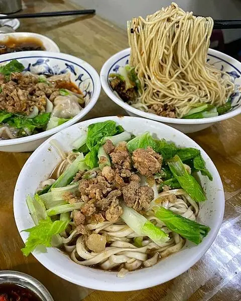 銅板價屏東小吃：鐵路阿婆麵館 / WalkerLand窩客島整理提供 未經許可不可轉載