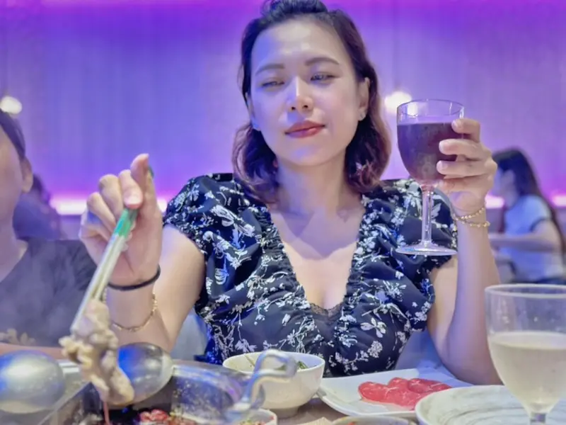 台中鍋物吃到飽｜饗麻饗辣PLUS-LaLaport台中店，還享紅白酒無限喝！