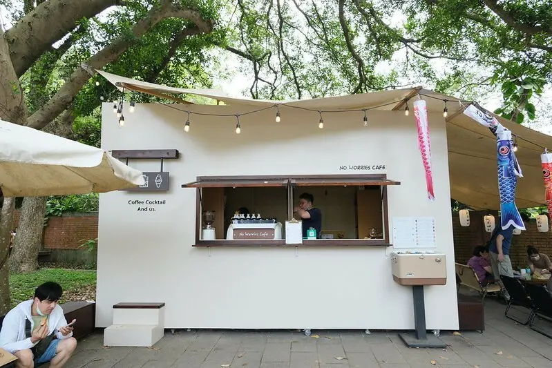 【桃園咖啡廳】No worries Cafe，露營風環境超chill，逛完神社來這喝杯咖啡吧～