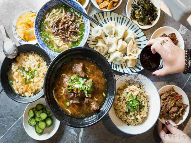 桃園中壢美食推薦-主打美味牛肉麵及客家風味飯麵的小餐館，太太吃過後愛不釋手！大家來嚐一下外婆的手藝，食一碗秋香的味道(邀約)