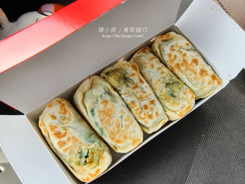 高雄。苓雅》張媽媽八寶韭菜盒