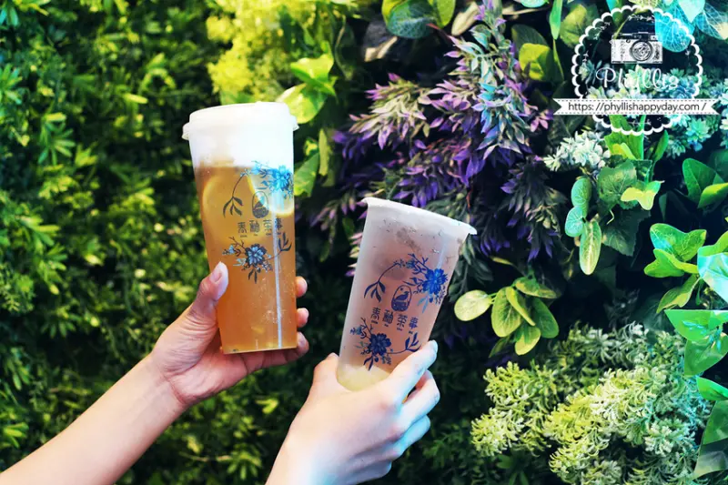 青釉茶事 (台中鐵鹿店) 全台灣最美最好拍的飲料店 台灣最美茶飲 青花瓷風飲料店 - 相片中的菲莉絲