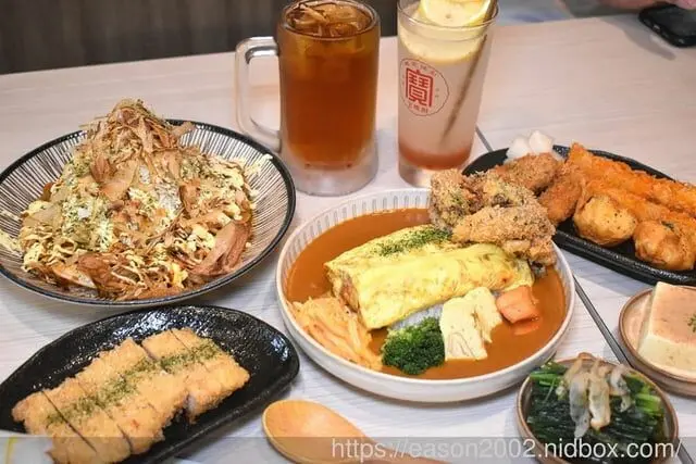新莊最強咖哩飯 | 喜歡咖哩 中原店 蘊藏馬鈴薯香氣的咖哩醬汁 升級B套餐 起司厚蛋蓋在飯上 晉級的濃郁香氣 超逼人～！！！日式梅酒、沙瓦、啤酒，來店第一杯只要NT$50 -  就是這樣。吃喝玩樂。愛