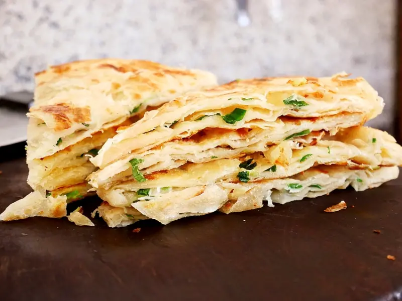 花蓮超隱密蔥油餅，連在地人都不見得吃過，現桿現煎的Q彈餅皮超好吃