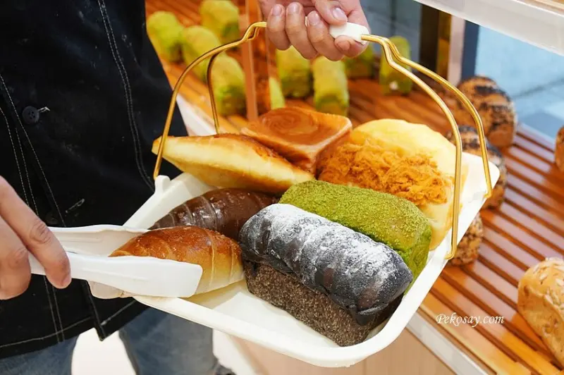 新開幕！最推楓糖可頌、包餡生吐司，5個100元起｜小鳥吃吐司龜山文青店、龜山文青小鳥家