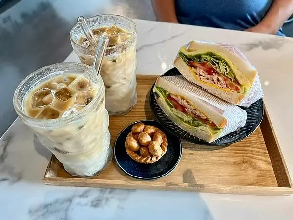 桃園青埔橫山水一方~茶飲~咖啡~輕食藝文空間~在橫山書法藝術館裡~停車方便~