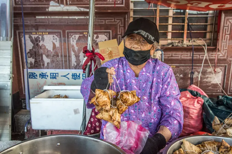 新北市三芝區林蜂肉粽｜高齡96歲老阿嬤的好吃肉粽，佛心價一顆只要15元！