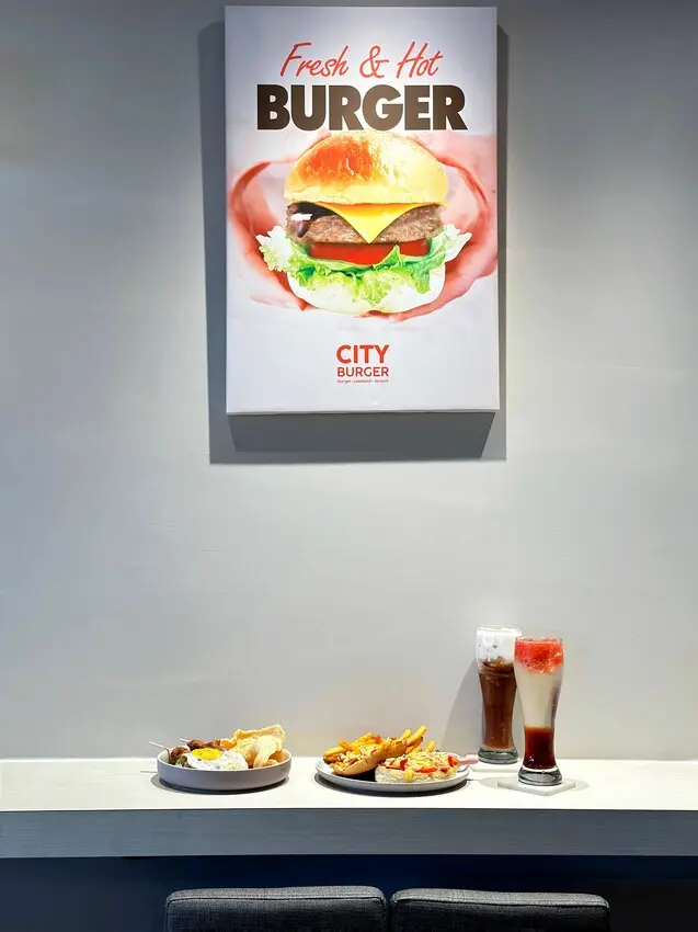 [台中中區]City Burger Café 城市漢堡｜台中最美的城市咖啡旗艦店插旗臺中火車站鐵鹿大街B8櫃位｜內附菜單 - 萍姐愛分享