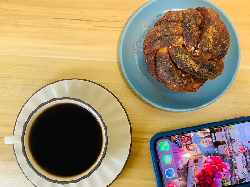 【台北捷運永春站】暖窩咖啡 信義永春店，職人烘焙、現煮虹吸咖啡，與客人親切互動，讓你感受到家的溫度