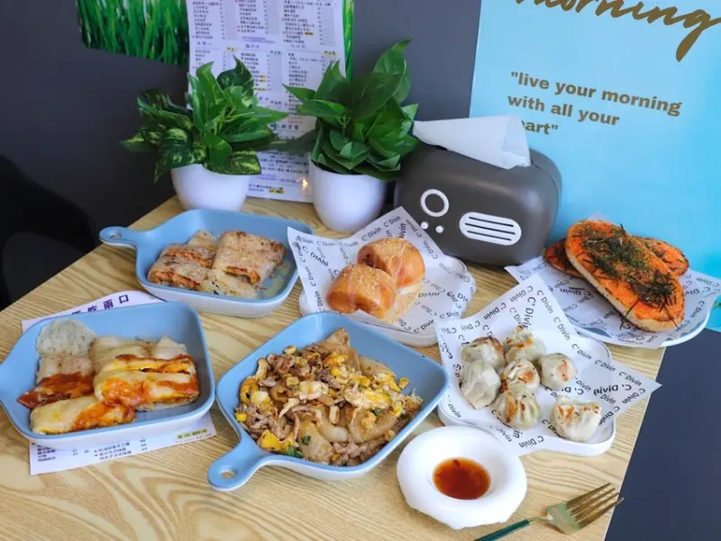 再吃兩口早午餐l台南必吃粉漿蛋餅/餐點多達百種選擇的平價早午餐店/近台南嘉南藥理大學.奇美博物館 - 進食的巨鼠