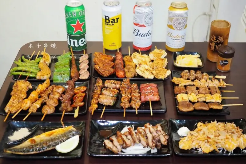 ♥木子串燒♥人氣平價串燒,最便宜一串只要$20好佛心,隨便拿都不心痛,秘製醬汁鹹甜好吃超涮嘴,宜蘭礁溪串燒推