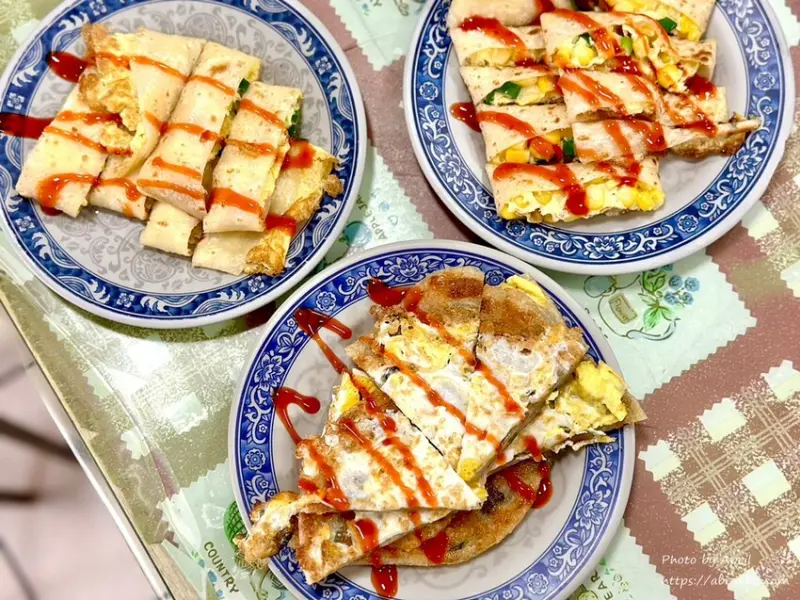 山東早點-Q軟蛋餅皮搭配手工現做肉包