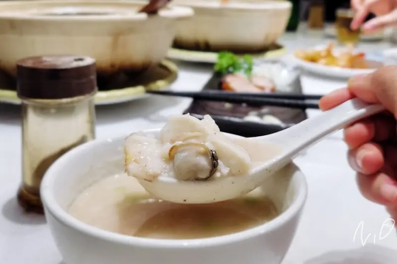 [嘉義西區]六上米 砂鍋粥·私房菜·點心。乾鍋大蝦/九層塔烘蛋/奶油蒜香鮭魚/飛魚卵香腸/現滾潮汕海鮮砂鍋粥