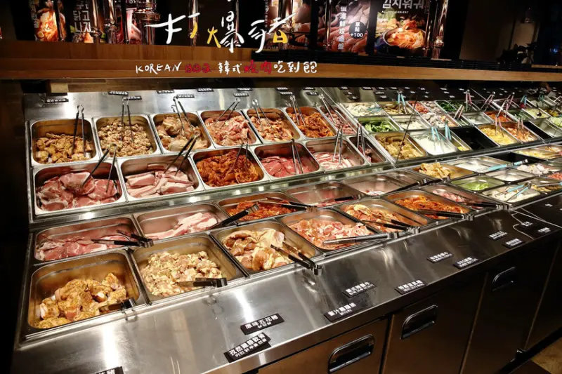 永和地標永利廣場新開韓式燒肉吃到飽！多達13種韓式烤肉任你夾，鐵盤烤肉、韓式炸雞、火鍋通通不限量吃到飽！