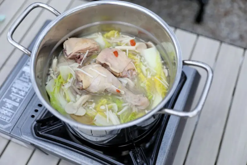 料理｜玉膳坊養生燉湯，露營食材小火鍋湯底美味快速料理，全家人的營養補充好幫手！ - 奇奇一起玩樂趣