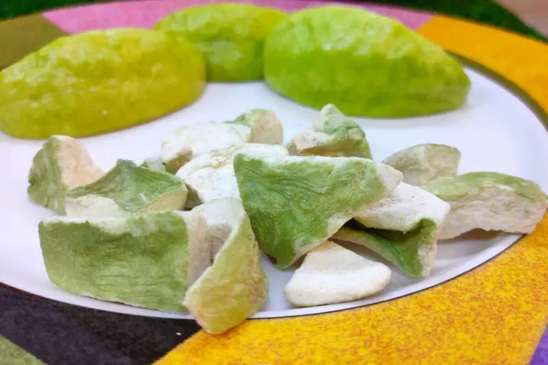 【 全台首創鹹曲奇 】沒想到番茄可以做成鹹的曲奇，味道還很像披薩？！波萌農場還將帝王芭樂做成鬆軟易咀嚼