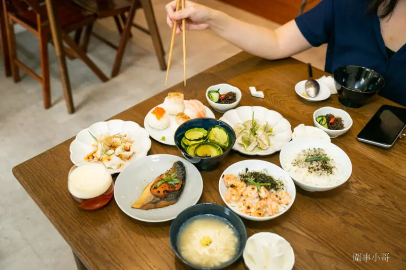 春小滿，有別出心裁的精緻美食，也有口味出眾的美味甜點，一個可以悠閒自在享用美食的好地方。桃園美食推薦