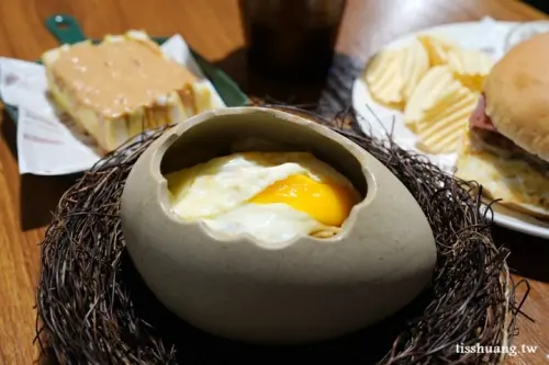 【貳貳壹零宵夜早餐】羅東早午餐宵夜推薦，店貓真的好可愛！ @TISS玩味食尚