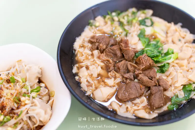【北方麵館】比臉大碗公塞滿切麵！台南美食推薦，銅板價肉多多牛肉麵，手工餛飩是台南必吃，潮Way台南最有台南味│菜單