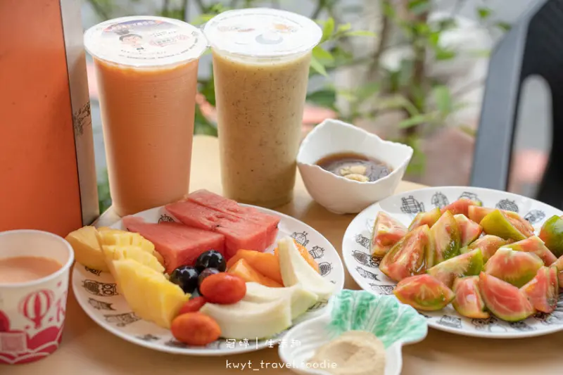 【椒萍果汁】就愛這味！台南果汁店推薦，台南薑糖番茄，水果自然甜香，澎派水果切盤，台南東區美食│菜單