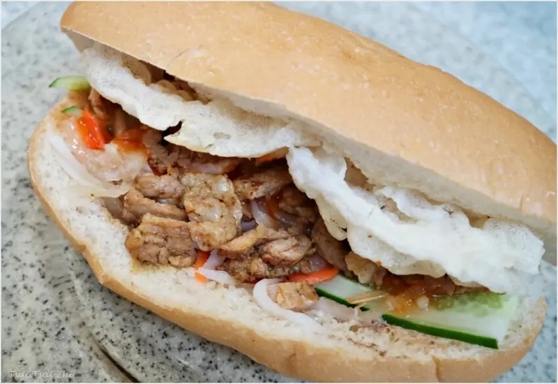 [新北三重]馨美食（越南料理）|烤肉麵包(bánh mì thịt)、牛肉河粉(Phở bò)、烤肉米線(Bún thịt nướng)