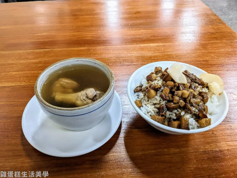 【新竹食記】竹北八方魯肉飯專賣店 - 高CP值平價食物，附有停車場的深夜食堂