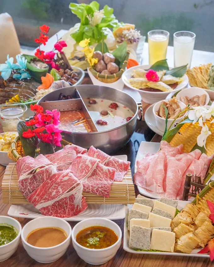 台北美食 22:02 火鍋。樂活｜松山區高評價「天然食材麻辣鍋」　CP值超高「美澳和牛肉盤」爽吃一通！