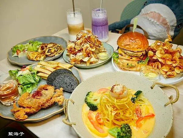 【新北市 板橋區/捷運江子翠站】藍海子Lazy Brunch 2號店-超優質早午餐 爆漿蛋餅、澎湃漢堡、滿滿海味義大利麵、超酥香軟殼蟹、還有驚艷巴斯克乳酪蛋糕