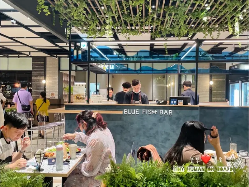 2023 台北中山區美食【忠泰樂生活X樂魚BLUE FISH】專賣海鮮漢堡、推讓人感覺像幸福牛的鮭魚沙拉