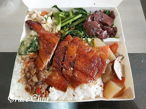 羊城燒腊～可口燒臘，菜色多變吃不膩，蔥油醬．辣菜脯．秘製辣粉是更加美味的小秘方（中正區燒臘／中正區便當推薦）