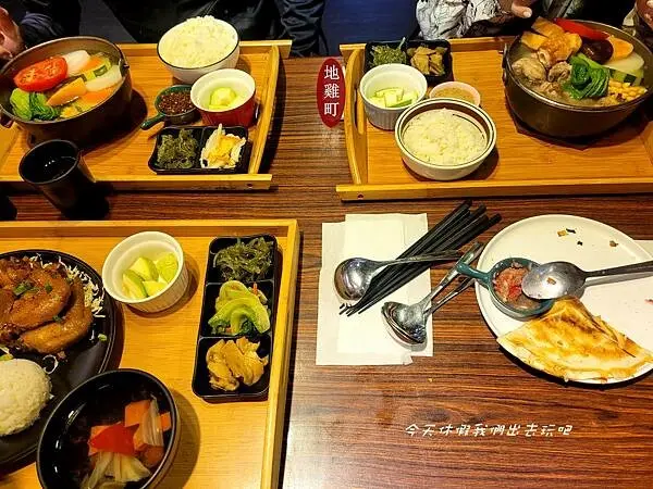 台東池上。地雞町。雞肉料理專賣。地雞薄餅超級好吃