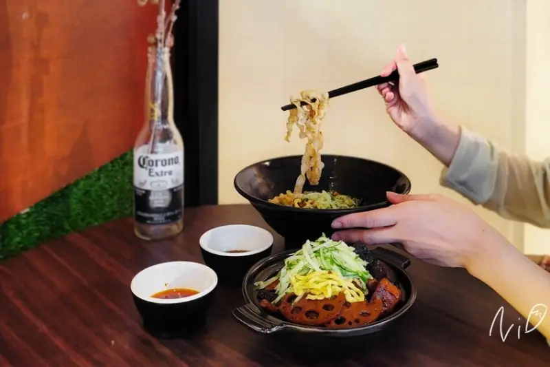 [彰化鹿港]人生辣舖頭-概念辛舍店。椒麻拌麵/焦糖冷滷味/麵茶雪泥冰沙。我是滷味你是○味?  #和興青創基地(本分店已歇業)