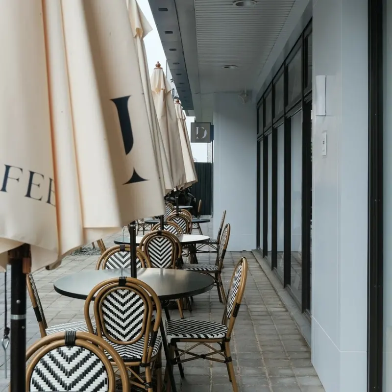 【台南 東區】早起人的福音MINI.D COFFEE 崇德館 落地窗採光的小清新咖啡館