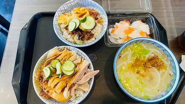 龍潭平價美食【二堂頭鴨肉飯】超浮誇極品鴨腿飯每日限量/招牌必點爆醬炸蛋/沙發馬鈴薯樂園