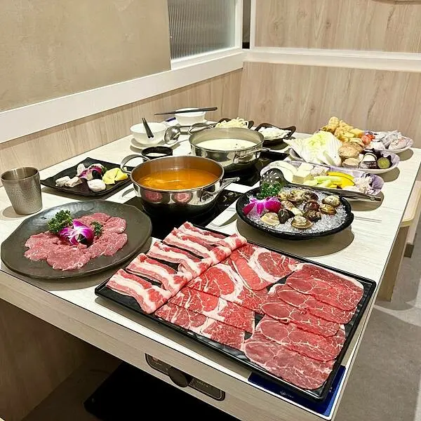 楊梅精緻鍋物‧以品質為初衷的食材選物店‧肉品跟自助吧都超有水準