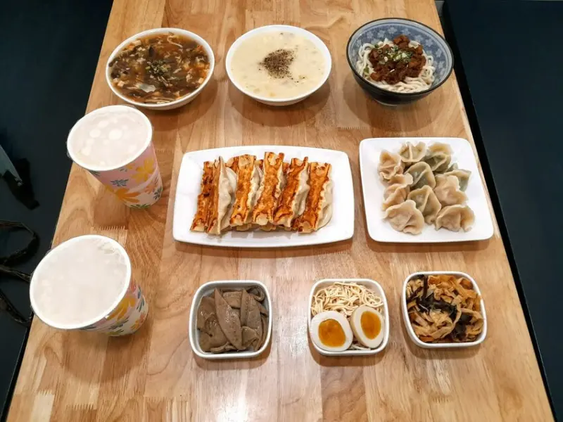 【美食】「佳佳香鍋貼幸福店」新莊鍋貼推薦、新莊銅板美食推薦，捷運幸福站美食推薦 (附菜單)