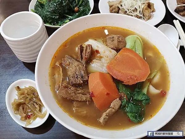基隆素食推薦【極樂寺滴水坊】沒讓我失望的美味蔬食餐廳/基隆美食