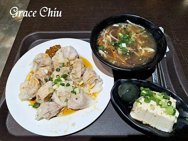 羅瑛沙縣小吃～紅油抄手套餐，抄手內餡口感好特別(板橋遠百美食街)