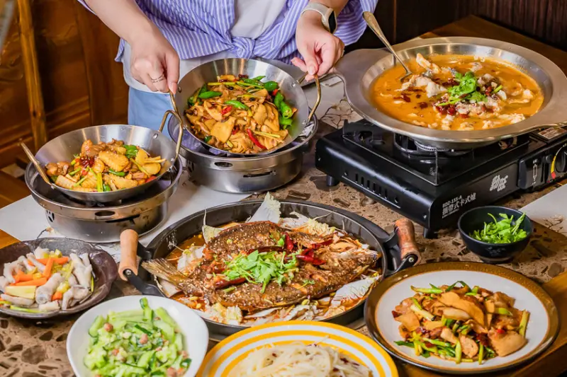 川漁人家 x 正宗川菜師傅掌廚！必點麻辣烤魚與老壇酸菜魚