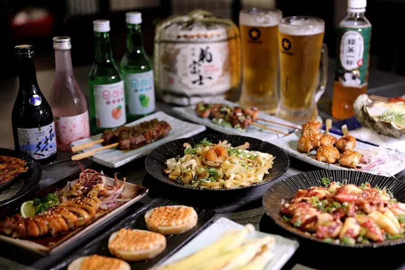 下班小酌好去處！大啖海王大生蠔、烤物串燒、炸物、海產生魚片 完全無雷絕對讓人再回訪｜akinoyo秋夜串燒居